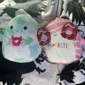Squishmallow Aidy the shark and Shantira thé ptetodactyl